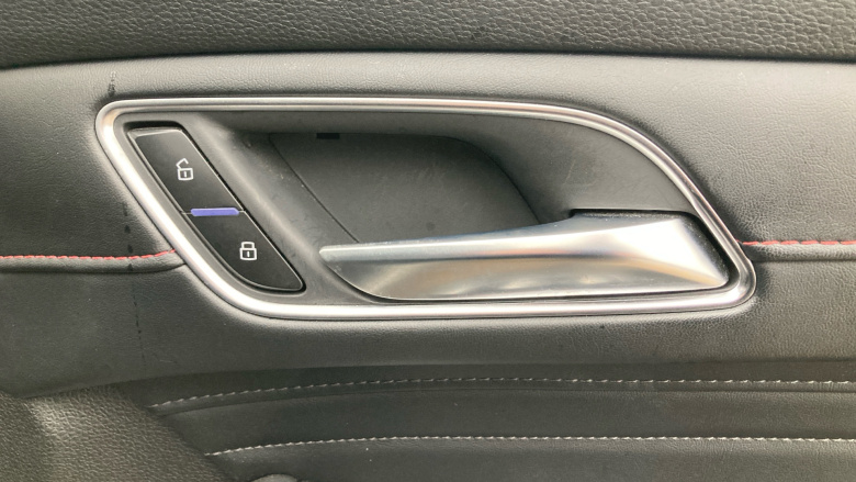 MG Hs 1.5 T-GDI Exclusive 5dr DCT Petrol Hatchback